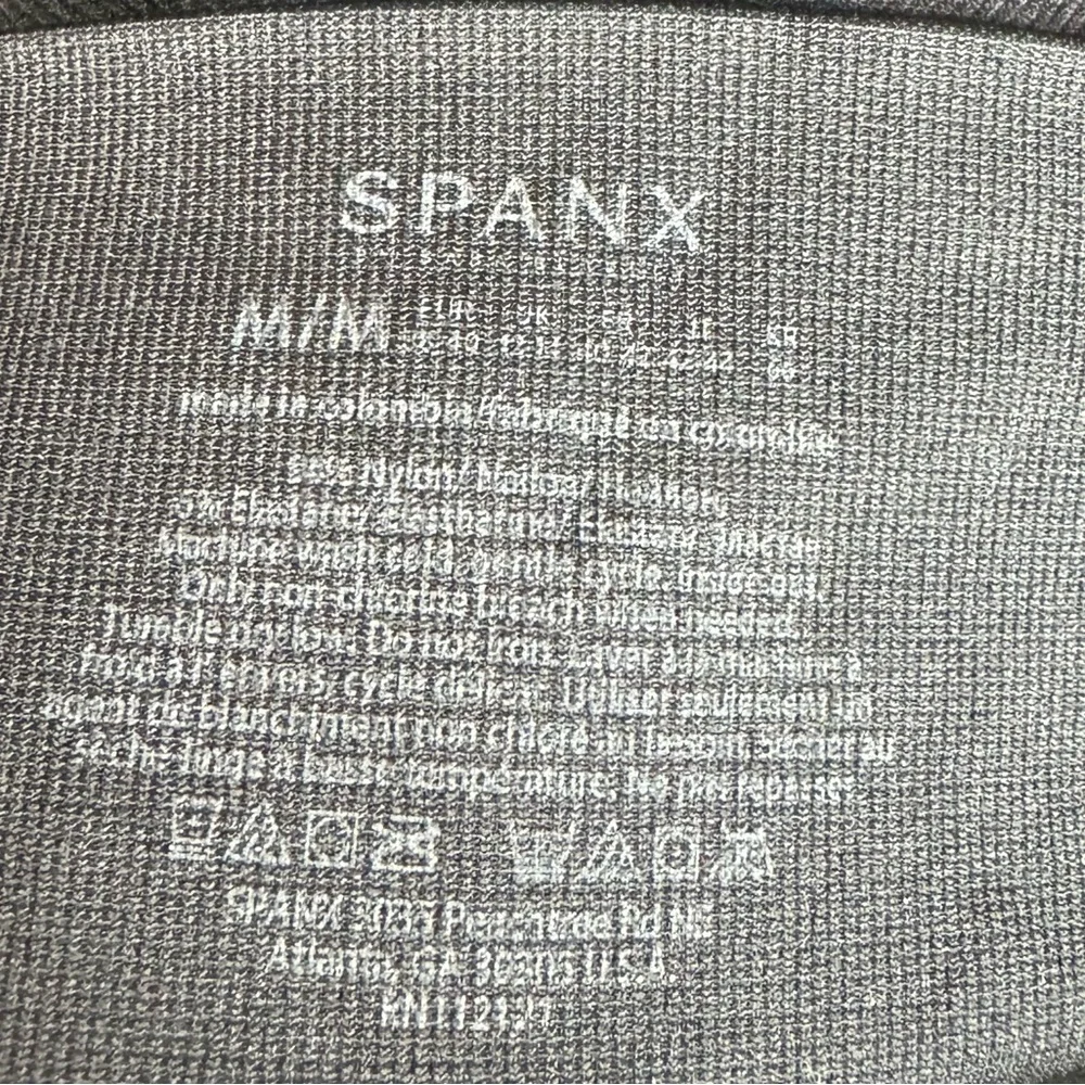 SPANX Seemless Leggings for Tummy Control Black Camo Size Medium New-No Tags - Picture 3 of 8